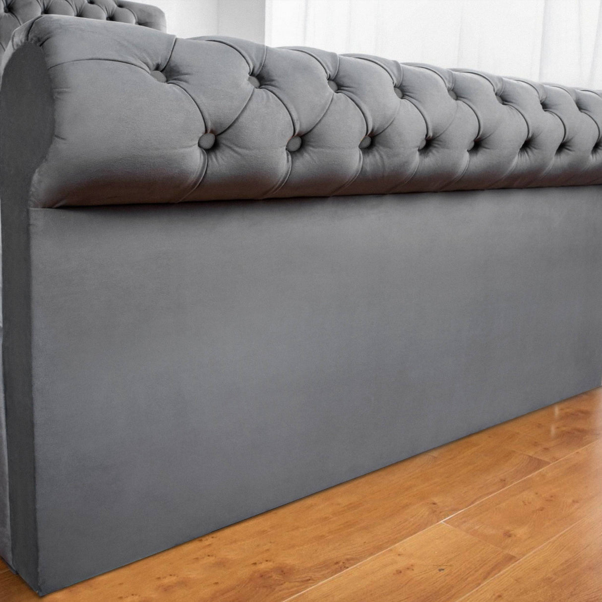 Ottoman bed Chesterfield design in single size, featuring luxurious tufted upholstery and storage.