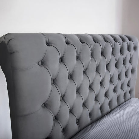 Chesterfield bed ottoman with luxurious tufted design and ample under-bed storage in king size.