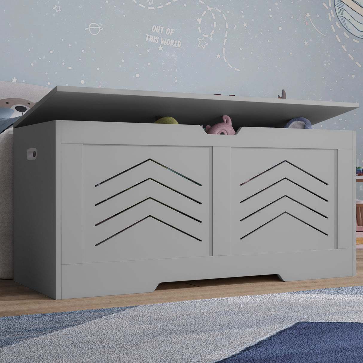 Storage Chest - Wooden Box With Lid For Blankets, Clothes or Toys in grey with arrow design, ideal for kids' toy storage in bedroom or playroom.
