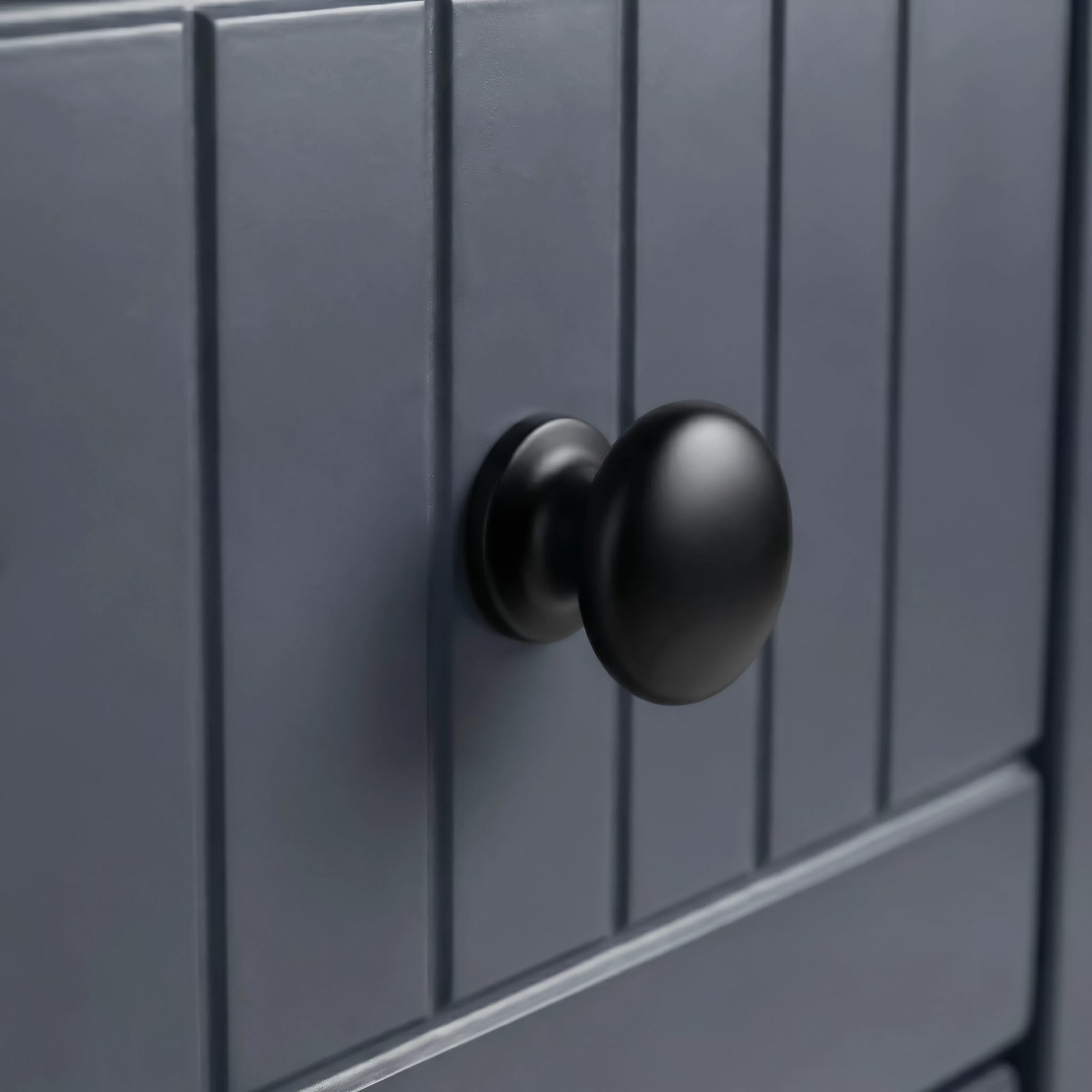 [Blue] Detail shot Linra chest of drawers black drawer knob and painted beaded drawer face