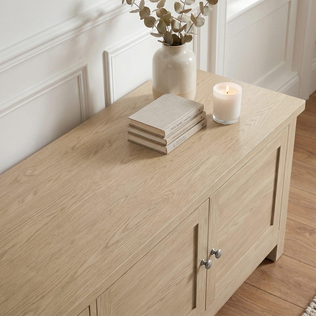 [Oak] Oskara TV unit 180cm oak effect top close-up with vase of flowers and decorative items